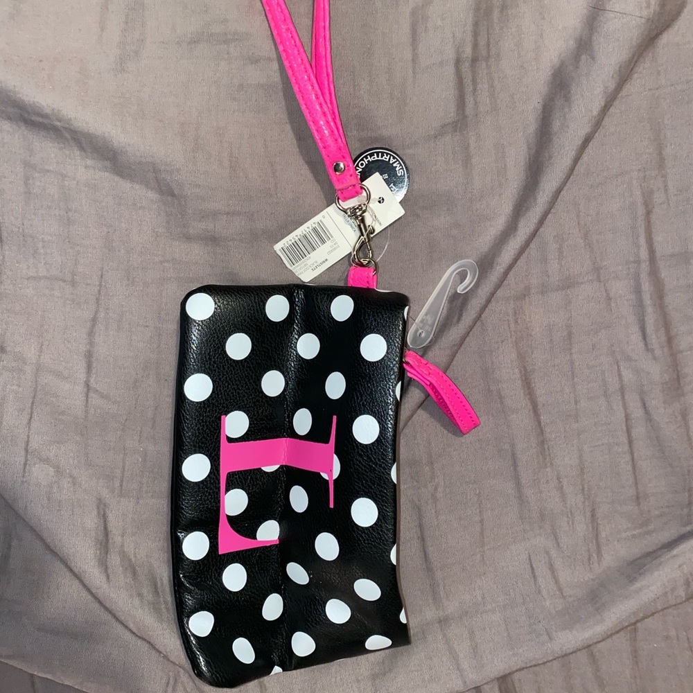 “L” Wristlet